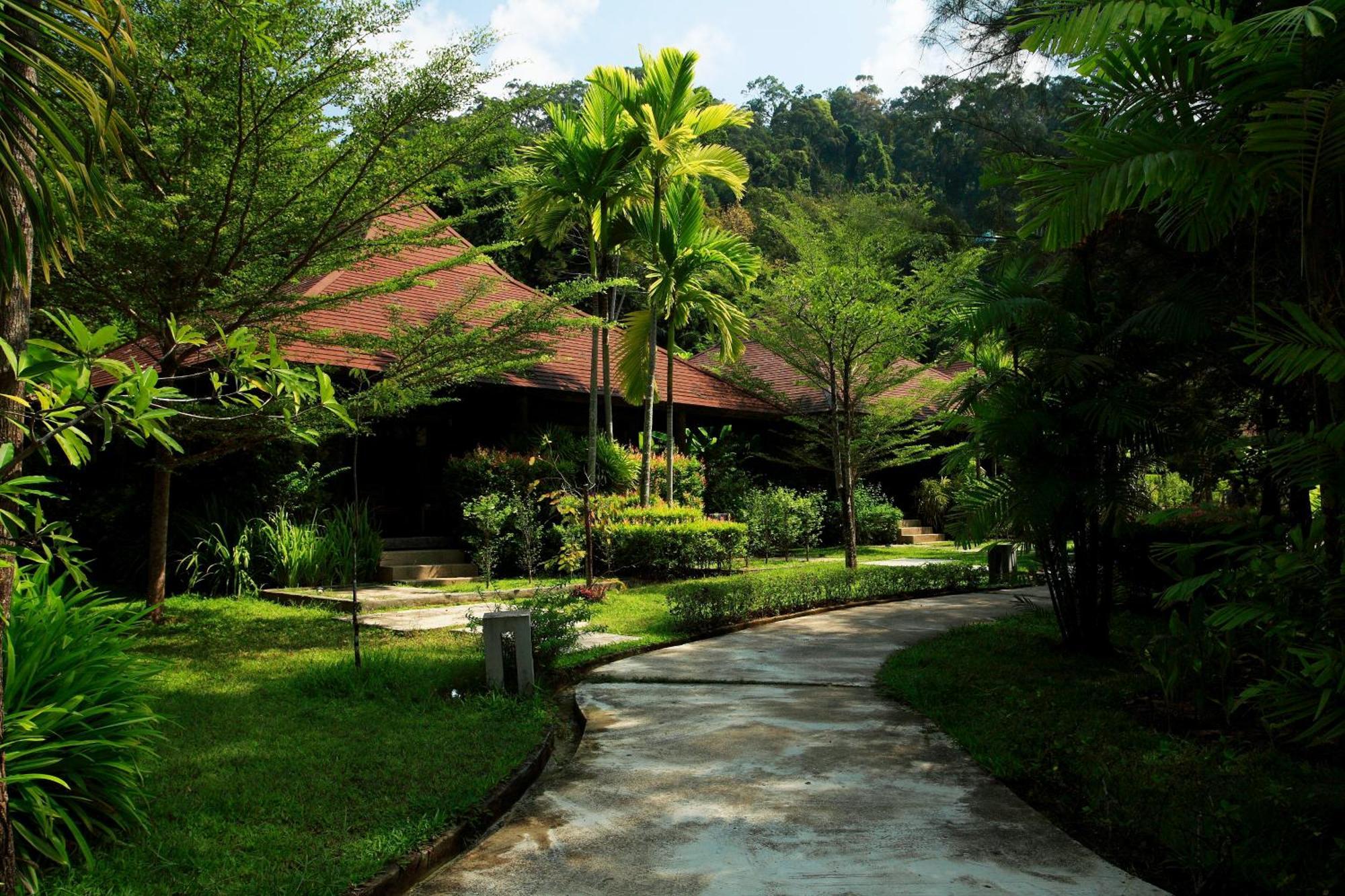 Khaolak Wanaburee Resort - Sha Extra Plus Khao Lak Exterior foto
