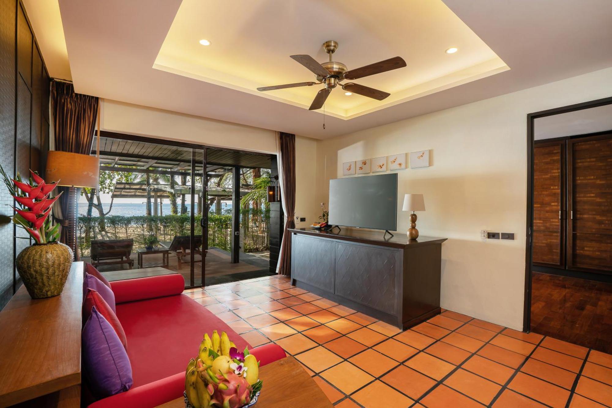 Khaolak Wanaburee Resort - Sha Extra Plus Khao Lak Habitación foto