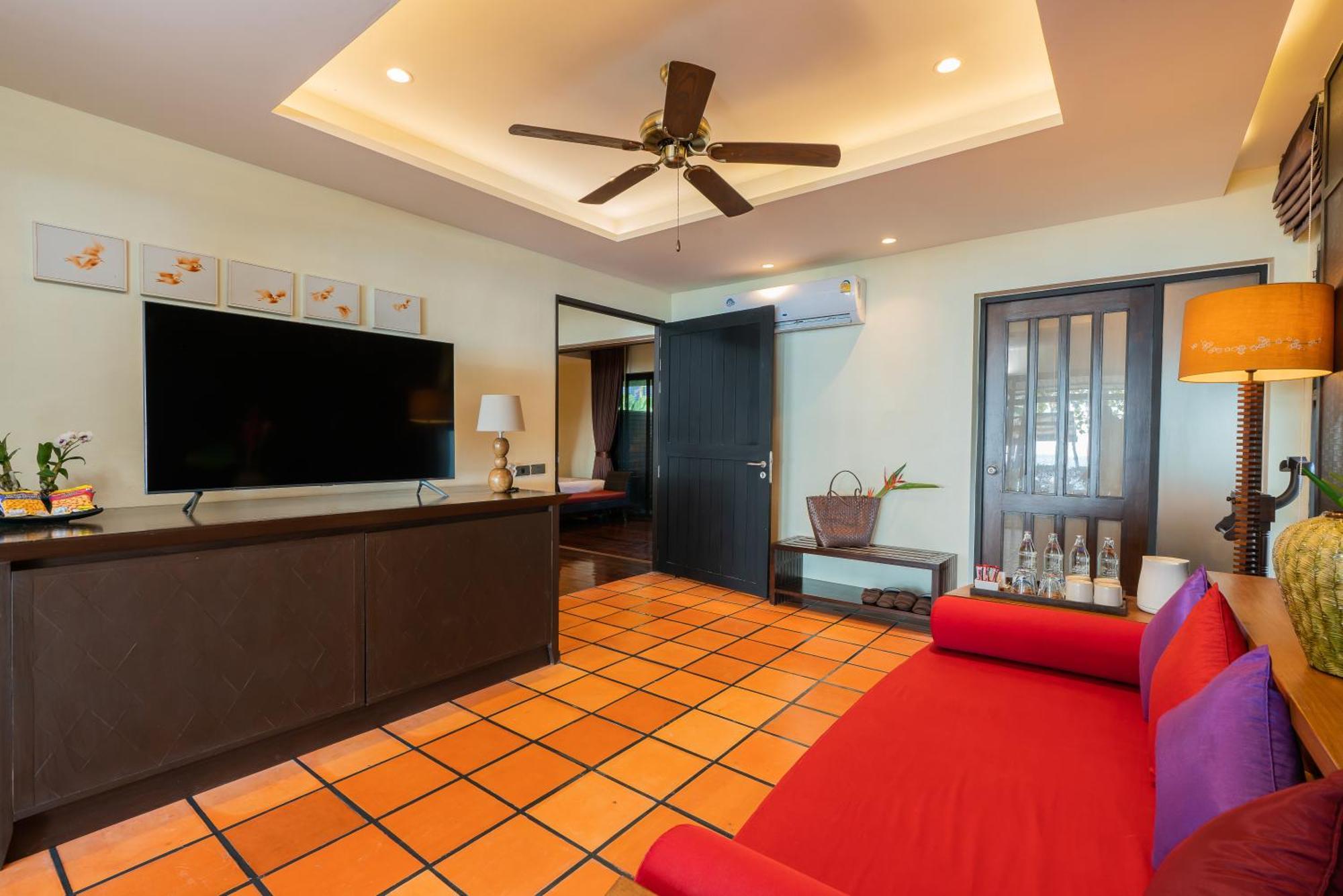 Khaolak Wanaburee Resort - Sha Extra Plus Khao Lak Habitación foto