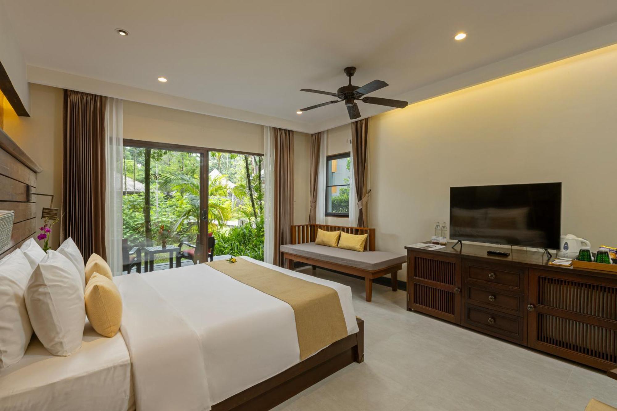 Khaolak Wanaburee Resort - Sha Extra Plus Khao Lak Exterior foto